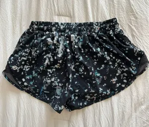 Lululemon Hotty Hot Short II 2.5” Multi thumbnail 2