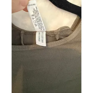 Spanx Womens Long Sleeve Crop Top Medium Olive Green Athletic Compression 20155R thumbnail 3