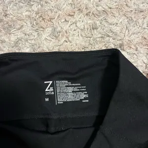 ZELLA Leggings with pockets - Sz M thumbnail 2
