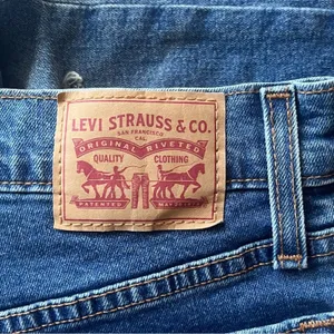 Levi Strauss & Co Distressed Wedgie Skinny Jean Size 26 thumbnail 7