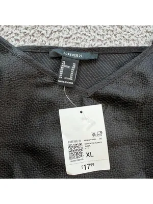 Forever 21 Black Textured Satin V Neck Cami Crop Top XL NWT thumbnail 3