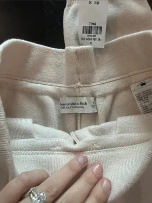 Abercrombie & Fitch Cream Fleece Jogger Pants thumbnail 2