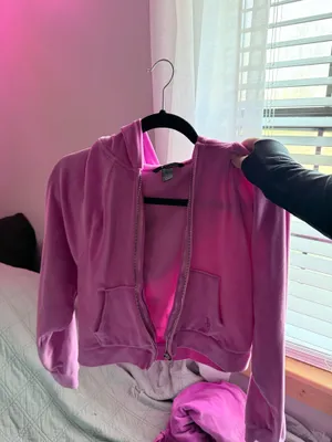 Victoria's Secret set thumbnail 3