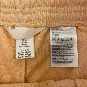 H&M light orange/peach colored lounge‎ shorts size medium thumbnail 2