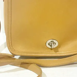 Vintage COACH‎ Companion Flap Crossbody Tan Leather Bag 9076 thumbnail 2