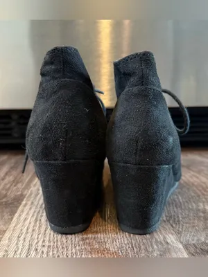 City Classified Women’s Black Suede Wedge Ankle Bootie’s Lace Up 8.5 thumbnail 4