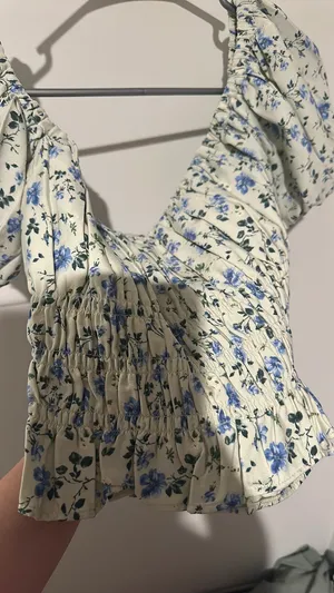 Abercrombie Off-The-Shoulder Top floral thumbnail 7