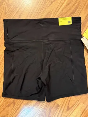 All in Motion Women's 6" High-Rise Pocketed Bike Shorts thumbnail 6