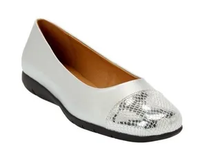 Comfortview Silver Ballet Flat with Silver Metallic Toe Size 10 Wide thumbnail 1