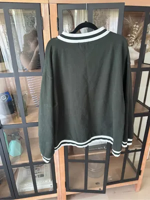 Shop Fancy Mockneck sweatshirt varsity patch letters christmas collection forest thumbnail 4