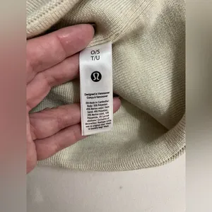 Lululemon NWT Warm Revelation Beanie Merino Wool Blend Heathered Bone Color thumbnail 9