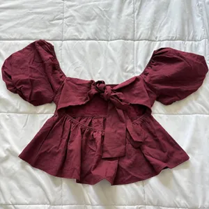 Francesca's Mi‎ Ami Burgundy Puff Sleeve Peplum Tie Back Top Medium Feminine thumbnail 5