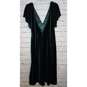 Jenny Yoo Ellis Ruffle-Sleeve Open-Back Green Velvet Wedding Gown 8 Homecoming thumbnail 6