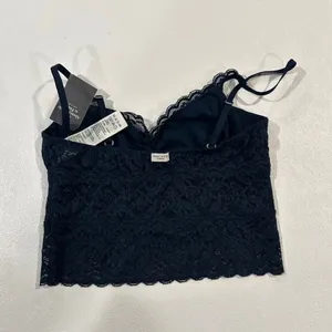 NWT Gilly Hicks Black Lace Bralette Women’s Small Scalloped Lace Crop Bra thumbnail 2