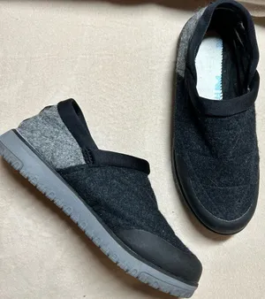 L.L Bean Size 9 Ultralight Primaloft Wool Black Gray Loafers (NO INSOLES) thumbnail 1