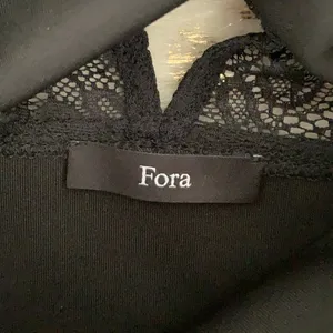 Fora Black Crop Top High Neck Lace thumbnail 6