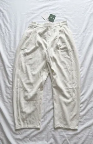 Halara White Pleated Pants – Size M thumbnail 1
