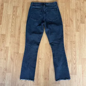 Abercrombie and Fitch Curve Love The Skinny High Rise Split Hem Jeans Size 28 thumbnail 6