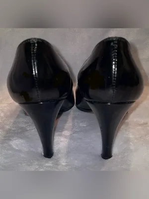 Yves Saint Laurent Women’s Size 5 Vintage YSL Black Patent Leather Pumps Heels thumbnail 5