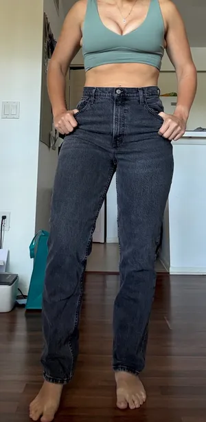 Abercrombie Curve Love Ultra High Rise 90s Slim Straight Jean thumbnail 1