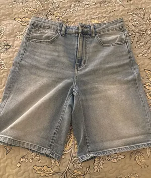 Wrangler baggy, light wash shorts thumbnail 1