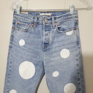 Levi’s Wedgie Straight Jeans Women’s Size 25 White Polka Dot Light Wash thumbnail 2