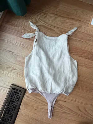 Amanda Uprichard Cream Wrap Bodysuit Shoulder Tie Top M thumbnail 3