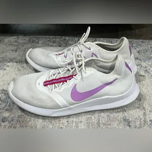 FINAL PRICE Nike Women's White and Purple Athletic Shoes thumbnail 4