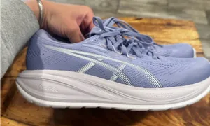 Women’s asics gel cumulus  thumbnail 1