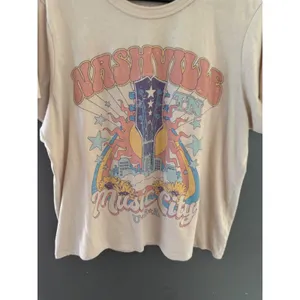Zoe + Liv Nashville Music City USA‎ Graphic Tee Tan XL Short Sleeve Crewneck thumbnail 2