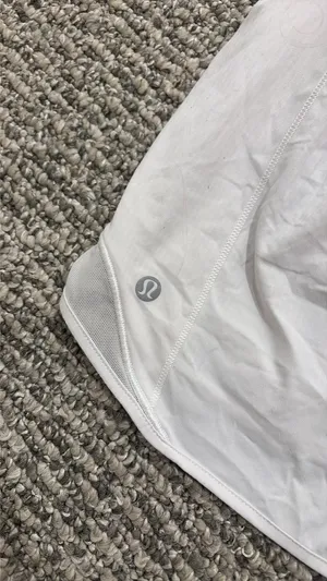 Lululemon Hotty Hot Shorts 4" thumbnail 3