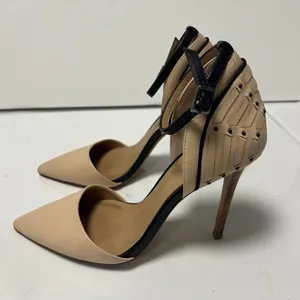 L.A.M.B. Gwen Stefani Leather Studded Stiletto Heels Pointed Nude Black Size 5.5 thumbnail 4