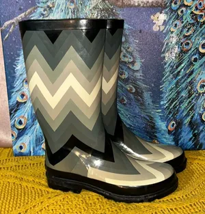 Sugar Size 8 Gray Chevron Print Rainboots thumbnail 1