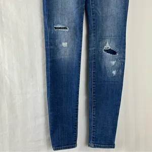 Gap True Skinny Distressed Jeans Size 0 / 25R Medium Wash EUC thumbnail 6