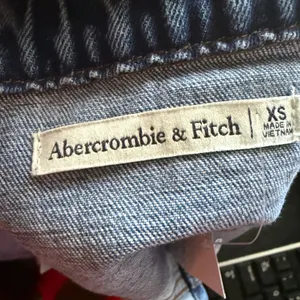 Abercrombie & Fitch NWT Strapless Denim Corset Top in Mid Wash Denim Size XS thumbnail 10