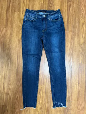 Judy Blue Mid Rise Skinny Fit Rough Hem Jeans Size 1/25 thumbnail 2
