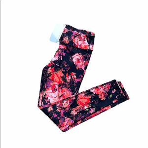 NWT Fabletics Salar Legging Get to Know me Small thumbnail 5