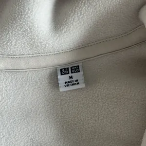 Uniqlo Sherpa Cozy Cream Cropped Pullover thumbnail 3