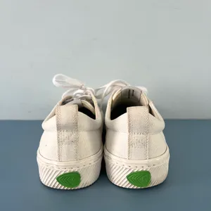 Cariuma OCA Low Off-White Canvas Lace Up Sneakers thumbnail 7