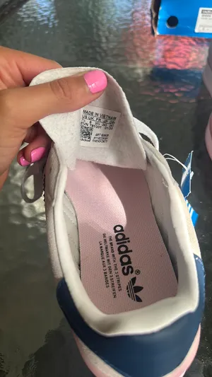 Women’s Adidas Gazelle Bold Sneakers thumbnail 2