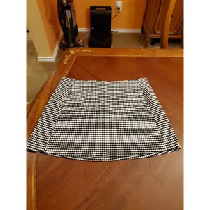 Urban Outfitters Black and White Gingham Mini Skirt with Side Pockets Sz L thumbnail 2
