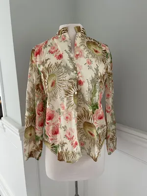 Brand New Tuckernuck Sun Faded Floral Avalon Blouse Size S! thumbnail 4
