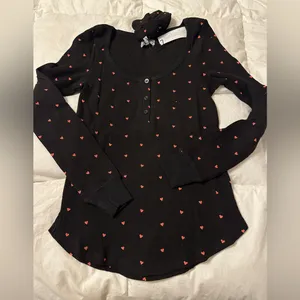 Plush Thermal Heart Pajama & Scrunchie Set - NWT - Size XS thumbnail 4