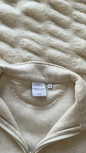 Aritzia cozy sweatfleece boyfriend 1/2 zip thumbnail 6