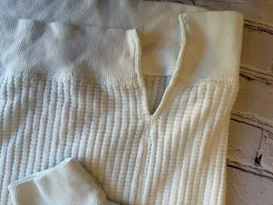 American Eagle Top Womens Large Thermal Oversized White V-neck Waffle Knit Shirt thumbnail 7