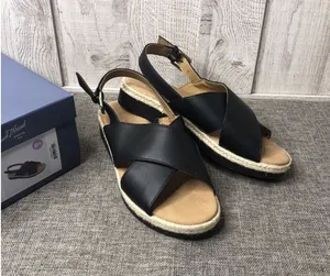 Universal Threads Womens Size 6.5 Black Sandals Frances Sporty Platform Strap thumbnail 1