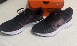 Nike Run Defy 6.5 Women's Road Running Shoes Black & Pink Lace-Up Sneakers NIB thumbnail 1