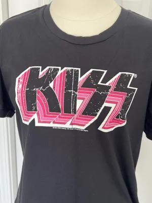 Gianni Bini NWT Women’s Sz M Rock Kiss Graphic Tee Shirt Black Pink Cotton Blend thumbnail 10