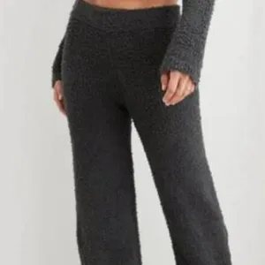 NWT Aerie Cozy Sherpa Fleece‎ Flare Leg Pants in Dark Gray thumbnail 5