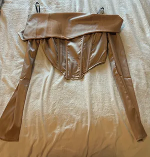 Missguided Off the shoulder top thumbnail 1